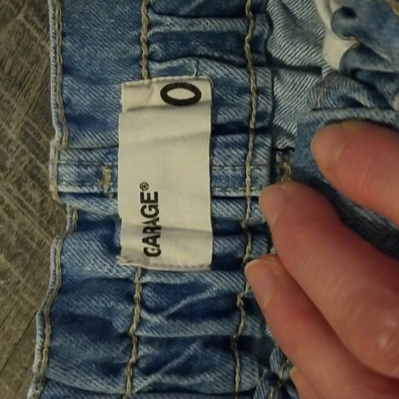 Garage Shorts - Picture 2 of 3